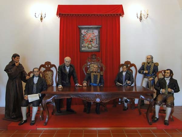 Replica Del Cabildo En La Punta San Luis · 22