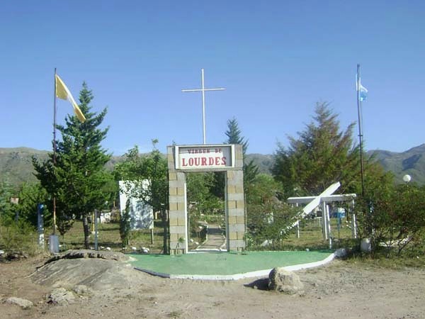 Gruta de la Virgen de Lourdes · 11