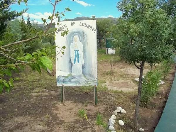 Gruta de la Virgen de Lourdes · 12